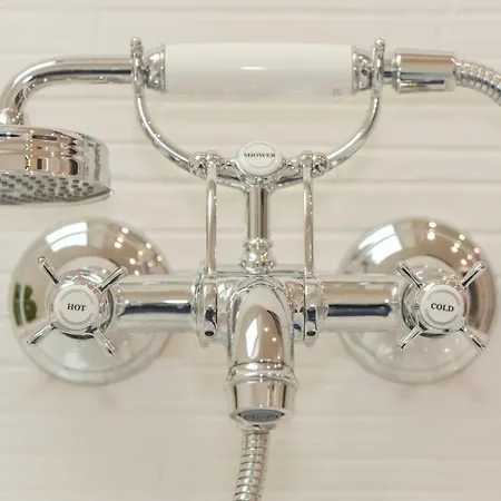 La Maison De Pierre Et Valerie St Leonard הונפלר