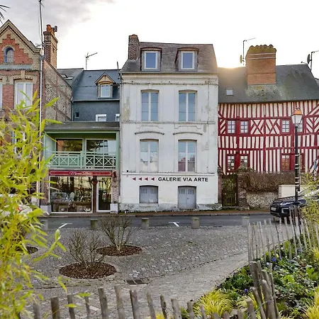 La Maison De Pierre Et Valerie St Leonard * הונפלר