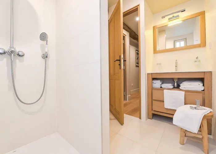 La Maison De Pierre Et Valerie St Leonard * הונפלר