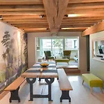 La Maison De Pierre Et Valerie St Leonard * Онфлёр